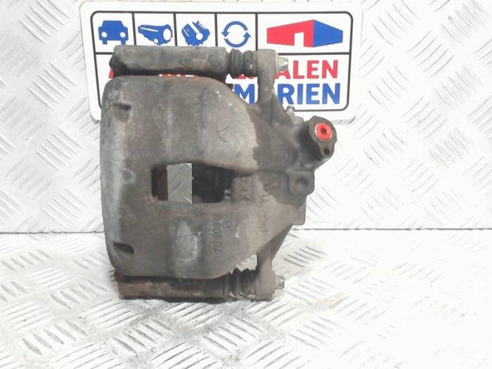 Gebrauchte Bremszange rechts vorne Peugeot 308 (L3/L8/LB/LH/LP) 1.6 BlueHDi 120 Preis € 29,00 Margenregelung angeboten von Automaterialen Ronald Morien B.V.