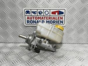 Używane Glówny cylinder hamulcowy Skoda Fabia III Combi (NJ5) 1.0 TSI 12V Cena € 35,00 Procedura marży oferowane przez Automaterialen Ronald Morien B.V.