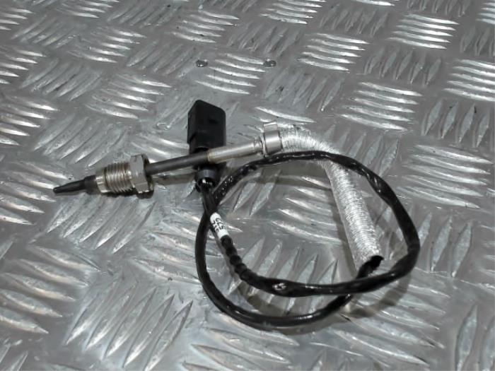Usagé Sensor température d’échappement Volkswagen Golf VIII (CD1) 2.0 TDI BlueMotion 16V Prix € 50,00 Prix TTC proposé par Automaterialen Ronald Morien B.V.