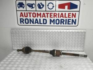 Usagé Cardan droit (transmission) Opel Vivaro Prix € 95,00 Règlement à la marge proposé par Automaterialen Ronald Morien B.V.
