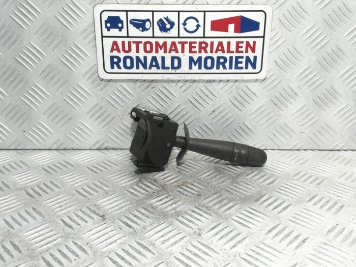 Scheibenwischer Schalter van een Opel Vivaro 2014
