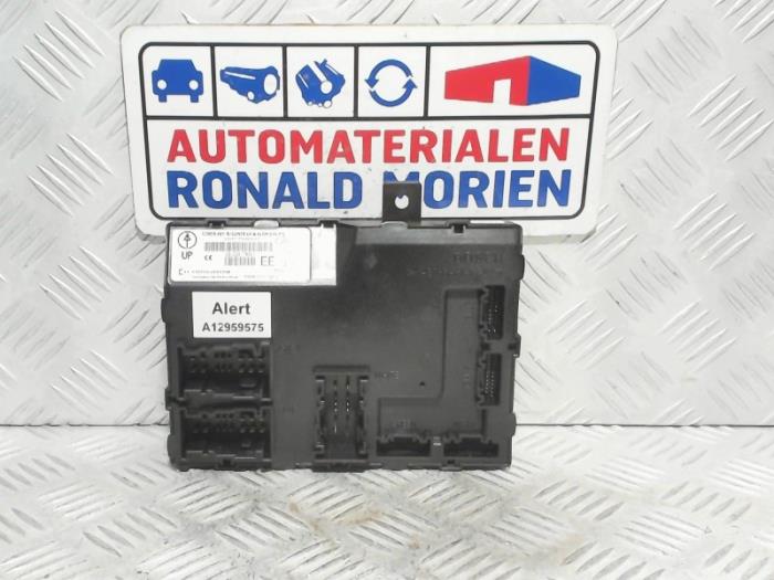 Central door locking module from a Ford Transit Courier 1.5 TDCi 75 2015