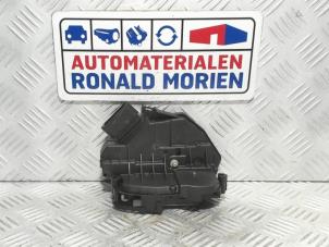 Używane Mechanizm blokady drzwi lewych wersja 2-drzwiowa Ford Transit Courier 1.5 TDCi 75 Cena € 35,00 Procedura marży oferowane przez Automaterialen Ronald Morien B.V.