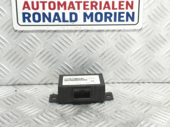 Módulo de alarma de un Audi A6 Avant (C5) 2.4 V6 30V 2005