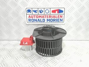 Usados Motor de ventilador de calefactor Volkswagen Sharan (7M8/M9/M6) 1.9 TDI 115 4Motion Precio € 45,00 Norma de margen ofrecido por Automaterialen Ronald Morien B.V.