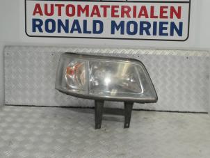 Used Headlight, right Volkswagen Transporter T5 1.9 TDi Price € 20,00 Margin scheme offered by Automaterialen Ronald Morien B.V.