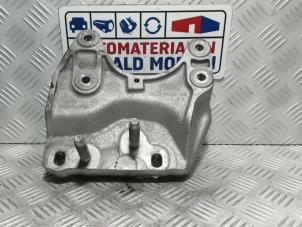 Used Gearbox mount Ford Transit 2.0 TDCi 16V EcoBlue 185 Price € 42,35 Inclusive VAT offered by Automaterialen Ronald Morien B.V.