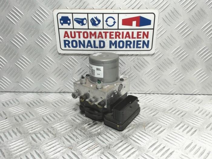 ABS pump from a Opel Mokka/Mokka X 1.4 Turbo 16V 4x2 2019