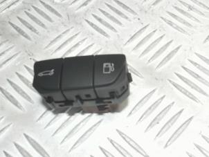 Used Tank cap cover switch Peugeot 508 SW (8E/8U) 1.6 HDiF 16V Price € 10,00 Margin scheme offered by Automaterialen Ronald Morien B.V.