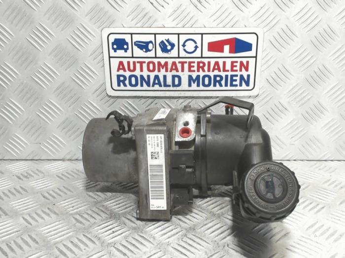 Usagé Pompe de direction Peugeot 508 SW (8E/8U) 1.6 HDiF 16V Prix € 249,00 Règlement à la marge proposé par Automaterialen Ronald Morien B.V.