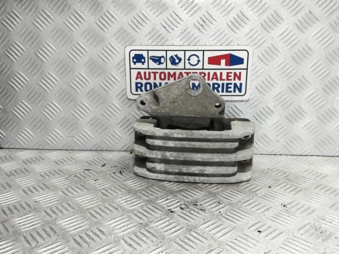 Gebrauchte Motorlager Ford Transit Preis € 25,00 Margenregelung angeboten von Automaterialen Ronald Morien B.V.