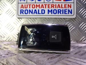Używane Oswietlenie wewnetrzne tyl Peugeot 508 SW (8E/8U) 1.6 HDiF 16V Cena € 39,00 Procedura marży oferowane przez Automaterialen Ronald Morien B.V.
