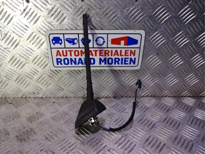Używane Antena Ford Fiesta 7 1.0 EcoBoost 12V 125 Cena € 19,00 Procedura marży oferowane przez Automaterialen Ronald Morien B.V.