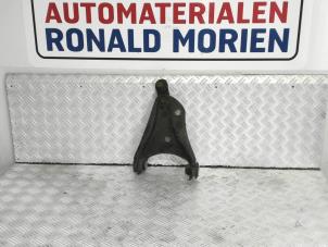 Usagé Bras de suspension avant droit Renault Twingo II (CN) 1.5 dCi 90 FAP Prix € 25,00 Règlement à la marge proposé par Automaterialen Ronald Morien B.V.