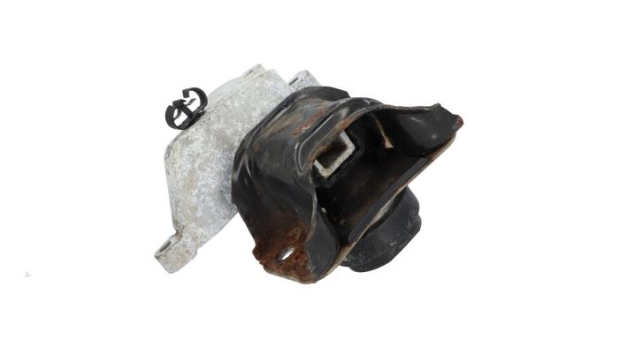 Usagé Support moteur Renault Twingo II (CN) 1.5 dCi 90 FAP Prix € 25,00 Règlement à la marge proposé par Automaterialen Ronald Morien B.V.