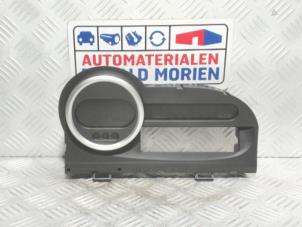 Used Instrument panel Renault Twingo II (CN) 1.5 dCi 90 FAP Price € 65,00 Margin scheme offered by Automaterialen Ronald Morien B.V.