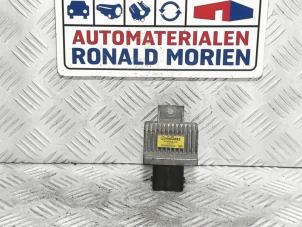 Used Glow plug relay Renault Twingo II (CN) 1.5 dCi 90 FAP Price € 20,00 Margin scheme offered by Automaterialen Ronald Morien B.V.