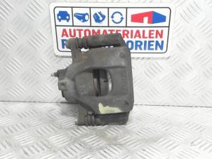 Używane Zacisk hamulcowy lewy przód Peugeot 107 1.0 12V Cena € 19,00 Procedura marży oferowane przez Automaterialen Ronald Morien B.V.