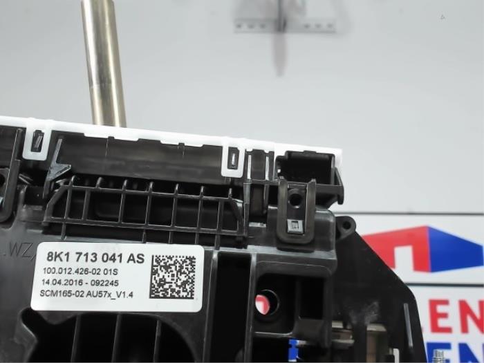 Câble de commande boîte de vitesse d'un Audi A5 (8T3) 2.0 TDI 16V 2017