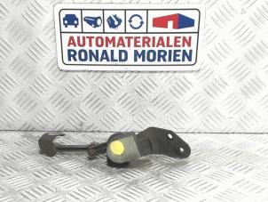 Used Anti-roll control sensor Volkswagen Phaeton (3D) 4.2 V8 40V 4Motion Price € 25,00 Margin scheme offered by Automaterialen Ronald Morien B.V.