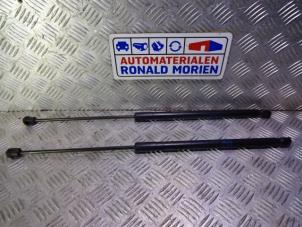 Used Set of tailgate gas struts Ford Fiesta 7 Price € 15,00 Margin scheme offered by Automaterialen Ronald Morien B.V.