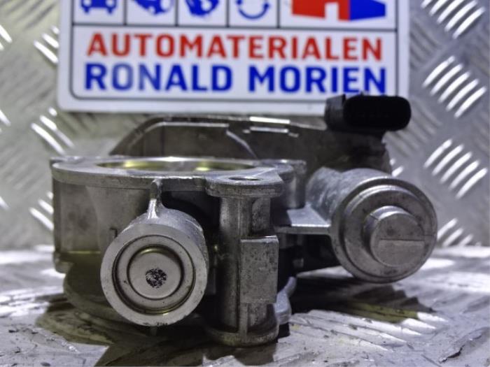 Boîtier accélérateur d'un Opel Astra 2019
