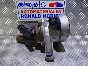 Używane Pompa wodna Opel Astra Cena € 125,00 Procedura marży oferowane przez Automaterialen Ronald Morien B.V.