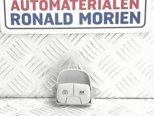 Usagé Commutateur toit ouvrant Fiat 500L (199) Prix € 12,50 Règlement à la marge proposé par Automaterialen Ronald Morien B.V.