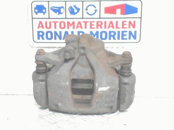 Gebrauchte Bremszange rechts vorne Fiat 500L (199) 0.9 TwinAir Turbo 105 Preis € 45,00 Margenregelung angeboten von Automaterialen Ronald Morien B.V.