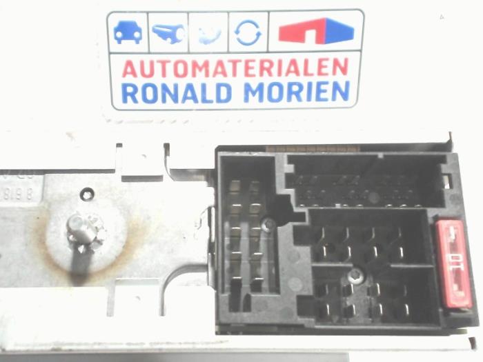 Navigation System van een Seat Ibiza III (6L1) 1.4 16V 75 2004
