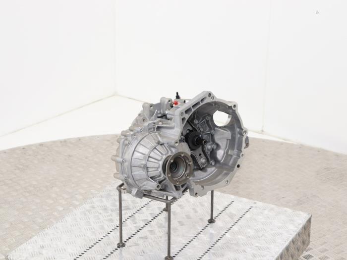 Gearbox Volkswagen Passat - 02S300050P QXE