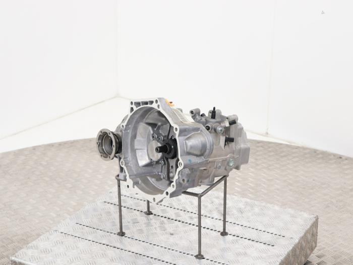 Gearbox Volkswagen Passat - 02S300050P QXE