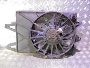 Gebrauchte Kühlgebläse Motor Ford Mondeo III 1.8 16V Preis € 55,00 Margenregelung angeboten von Automaterialen Ronald Morien B.V.