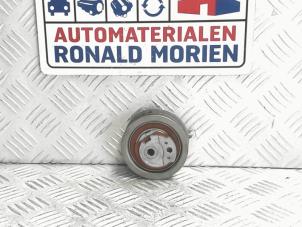 Używane Rolka napinajaca pasa rozrzadu Volkswagen Passat Cena € 20,00 Procedura marży oferowane przez Automaterialen Ronald Morien B.V.