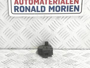 Used Heater valve motor Volvo V40 (MV) 2.0 T2 16V Price € 25,00 Margin scheme offered by Automaterialen Ronald Morien B.V.