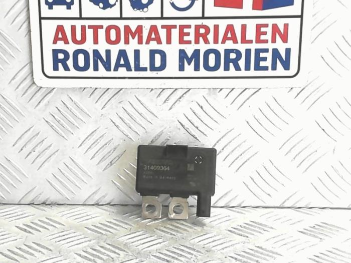 Begagnade Batterisensor Volvo V40 (MV) 2.0 T2 16V Pris € 25,00 Marginaltabell erbjuds av Automaterialen Ronald Morien B.V.
