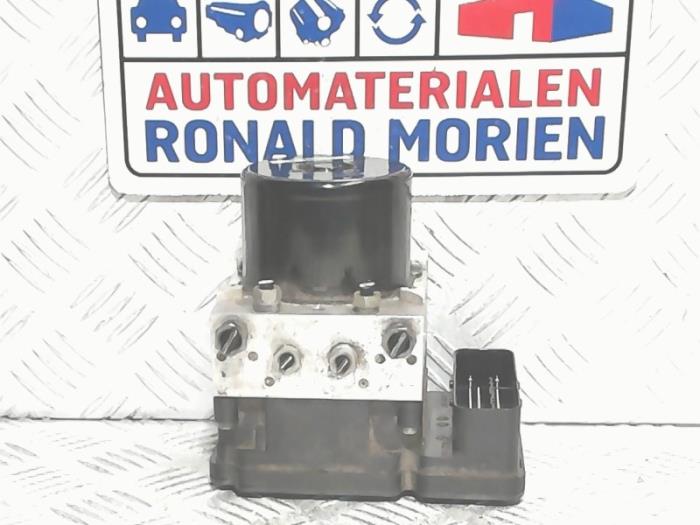 Gebrauchte ABS Pumpe Ford Kuga II (DM2) 2.0 TDCi 16V 150 4x4 Preis € 195,00 Margenregelung angeboten von Automaterialen Ronald Morien B.V.