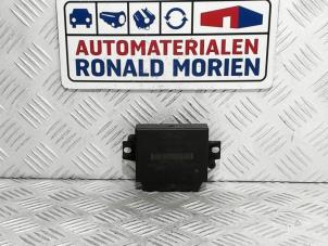 Usados Ordenador asistencia de estacionamiento Ford Kuga II (DM2) Precio € 25,00 Norma de margen ofrecido por Automaterialen Ronald Morien B.V.
