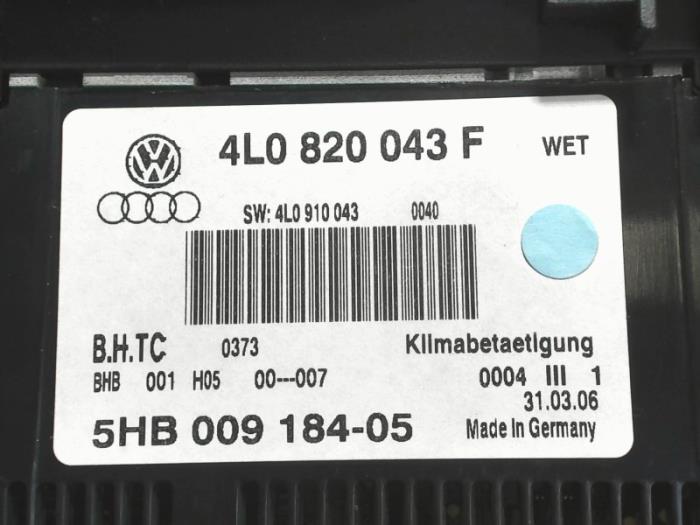 Heater control panel from a Audi Q7 (4LB) 3.0 TDI V6 24V 2006