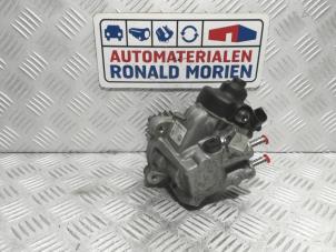 Używane Mechaniczna pompa paliwa Volkswagen Touran (1T3) 2.0 TDI 16V 140 Cena € 250,00 Procedura marży oferowane przez Automaterialen Ronald Morien B.V.