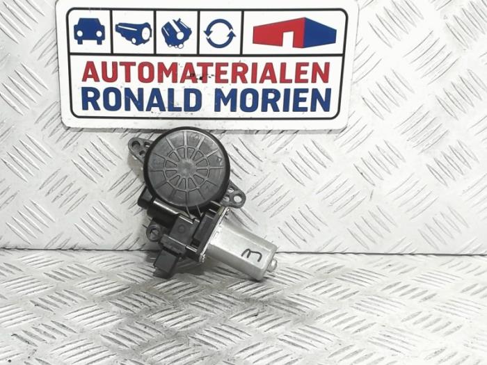 Usados Motor de ventanilla de puerta Mazda 6 (GJ/GH/GL) 2.2 SkyActiv-D 150 16V Precio € 19,00 Norma de margen ofrecido por Automaterialen Ronald Morien B.V.