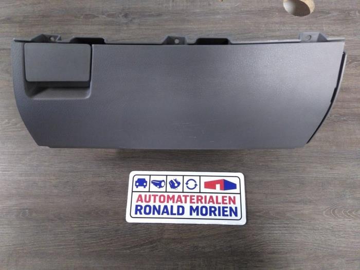 Begagnade Handskfack Volkswagen Crafter 2.5 TDI 30/35/50 Pris € 19,00 Marginaltabell erbjuds av Automaterialen Ronald Morien B.V.