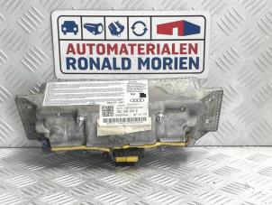Używane Poduszka powietrzna prawa (deska rozdzielcza) Audi A4 Cena € 49,00 Procedura marży oferowane przez Automaterialen Ronald Morien B.V.