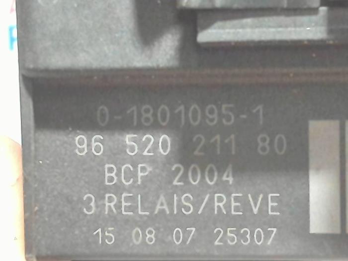 Sterownik ukladu chlodzenia z Citroën C4 Cactus (0B/0P) 1.6 Blue Hdi 100 2015
