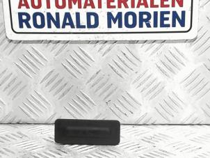 Used Tailgate handle Citroen C4 Cactus (0B/0P) 1.6 Blue Hdi 100 Price € 10,00 Margin scheme offered by Automaterialen Ronald Morien B.V.