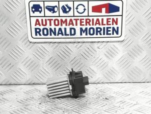 Usados Resistencia de calefactor Volkswagen Crafter 2.0 TDI 16V Precio € 25,00 IVA incluido ofrecido por Automaterialen Ronald Morien B.V.