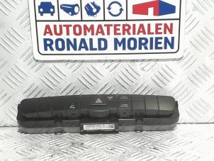 Used Panic lighting switch Volkswagen Crafter 2.0 TDI 16V Price € 40,00 Inclusive VAT offered by Automaterialen Ronald Morien B.V.