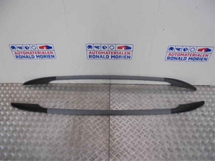 Gebrauchte Dachträger Set Ford Mondeo IV Wagon 2.0 16V Preis € 50,00 Margenregelung angeboten von Automaterialen Ronald Morien B.V.