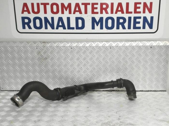 Gebrauchte Intercooler Rohr Volkswagen Passat Variant (3C5) 2.0 TDI 16V 140 Preis € 35,00 Margenregelung angeboten von Automaterialen Ronald Morien B.V.