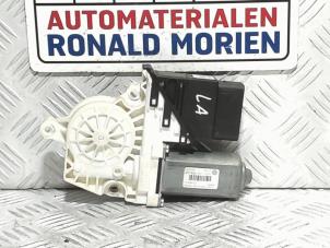 Used Door window motor Volkswagen Passat Variant (3C5) 2.0 TDI 16V 140 Price € 29,00 Margin scheme offered by Automaterialen Ronald Morien B.V.